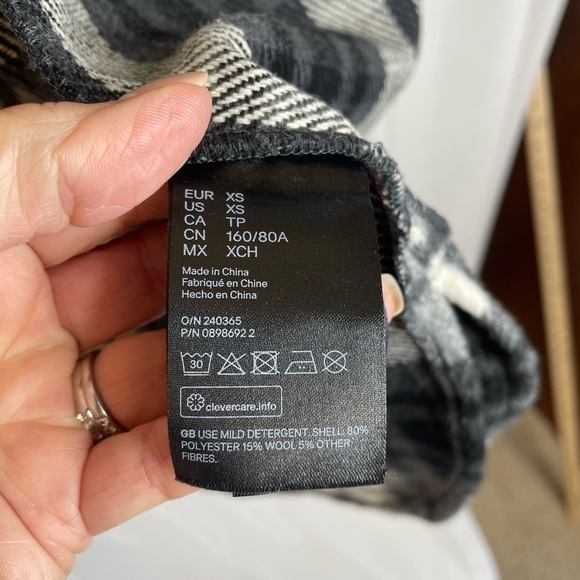 H&M black and white plaid shacket size XS - Picture 4 of 5